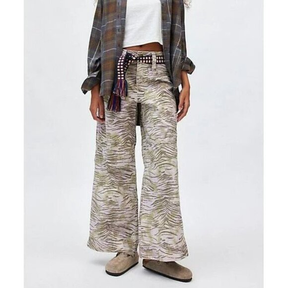 Urban Outfitters BDG Montana Canvas Pant in Camo Tiger Print 6 NWT - Picture 1 of 6